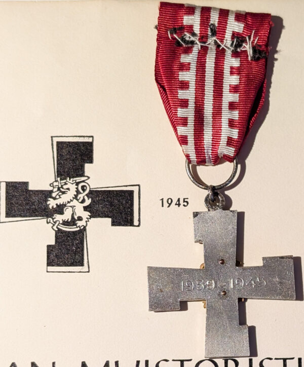 Finland 1939-1945 Headquarters Cross with Document - Image 3