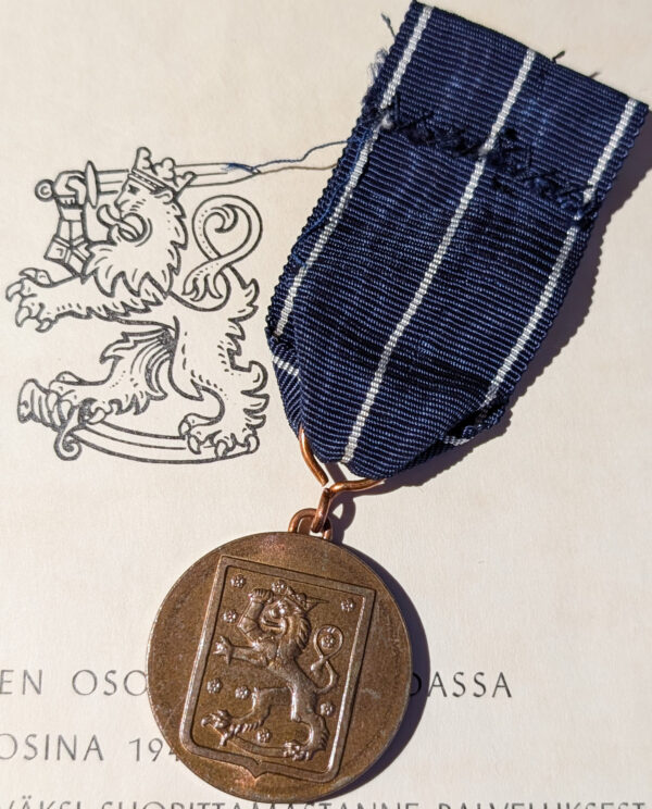 Finland 1941-1945 Continuation War Medal with Document - Image 3