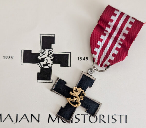 Päämajan risti 1939-1945 luovutuskirjalla