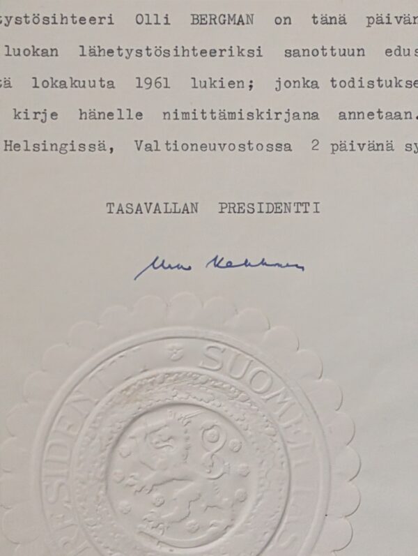 Kekkosen signeeraama asiakirja vuodelta 1961