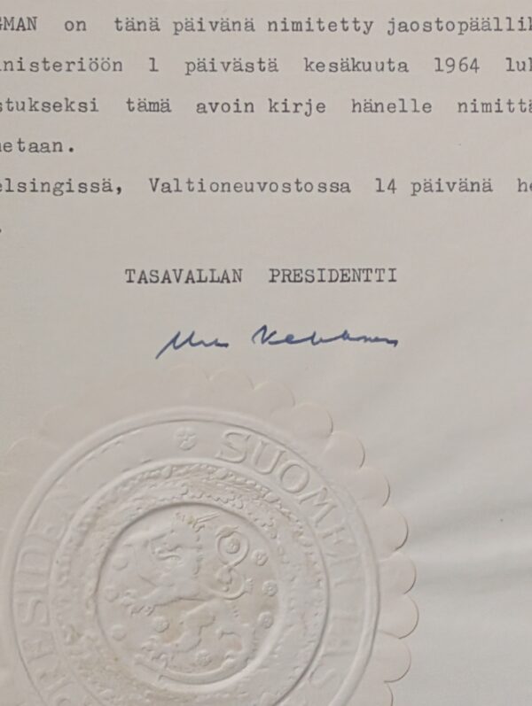 Kekkosen signeeraama asiakirja vuodelta 1964