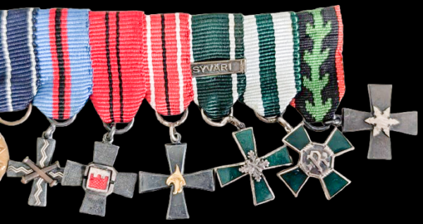 Finland MINIATURE Medal Grouping 1939-1945 - Image 2