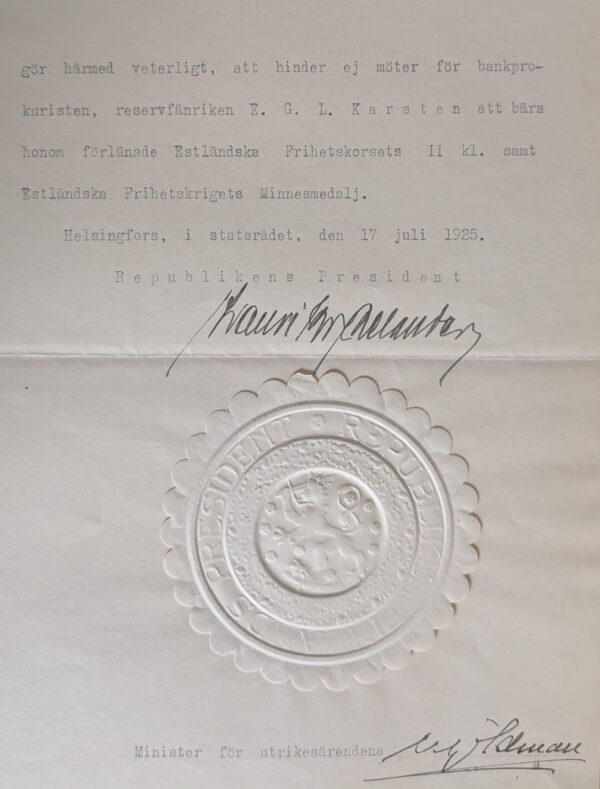 Presidentti Relanderin signeeraama asiakirja vuodelta 1925