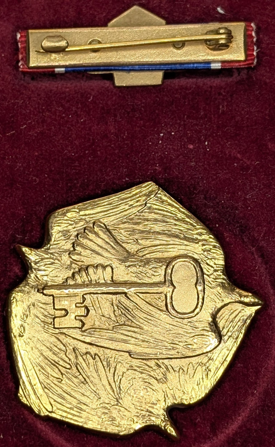 Czechoslovakia Socialist Republic of Prague, Merits in the Development of Friendship and Cooperation Medal - Image 2